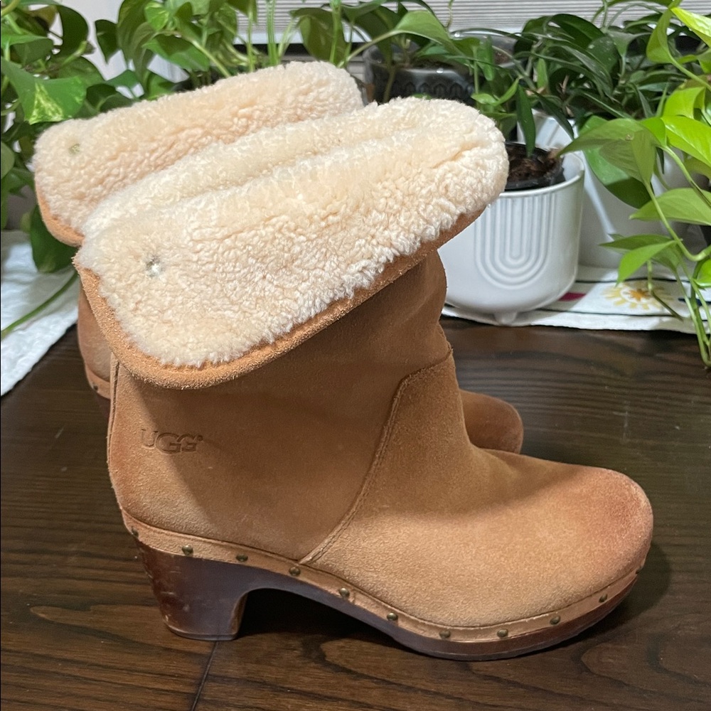 UGG Linnea Vintage Shearling Clog Boots. Good used condition. W7.